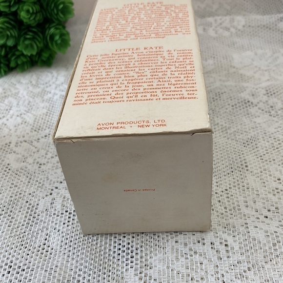 Vintage Avon Little Kate Bottle empty/with box. Good Vintage Condition - Picture 11 of 12